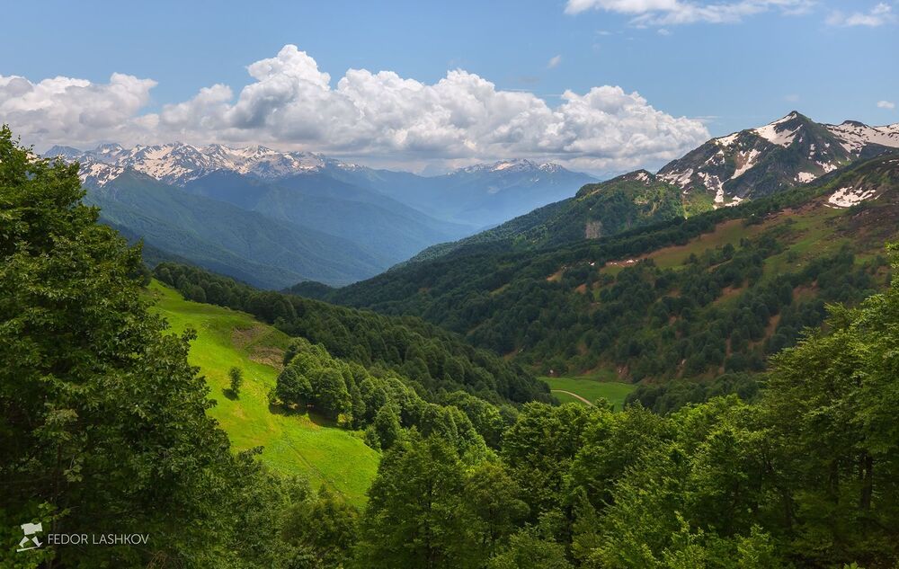Горные виды в районе перевала Пыв.