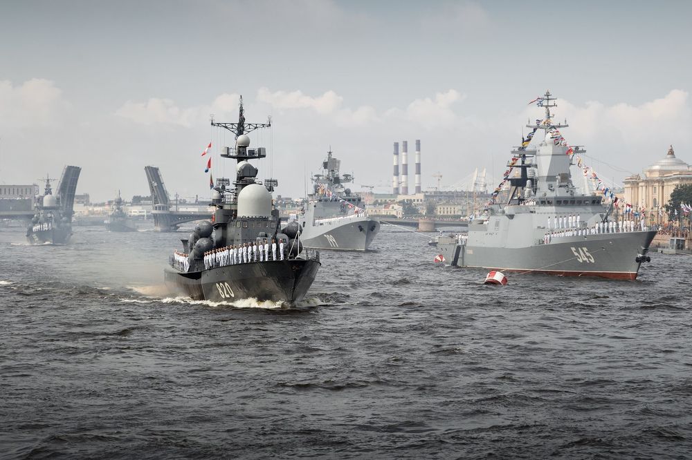 Военно Морской Парад на Неве