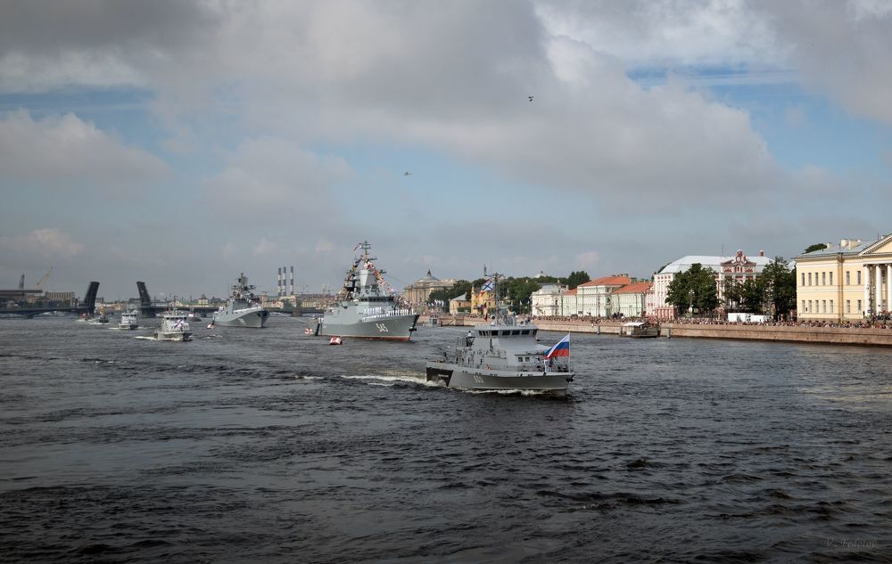 Военно Морской Парад на Неве