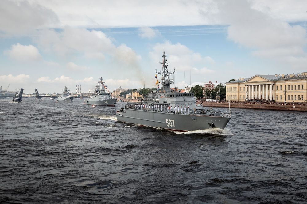 Военно Морской Парад на Неве