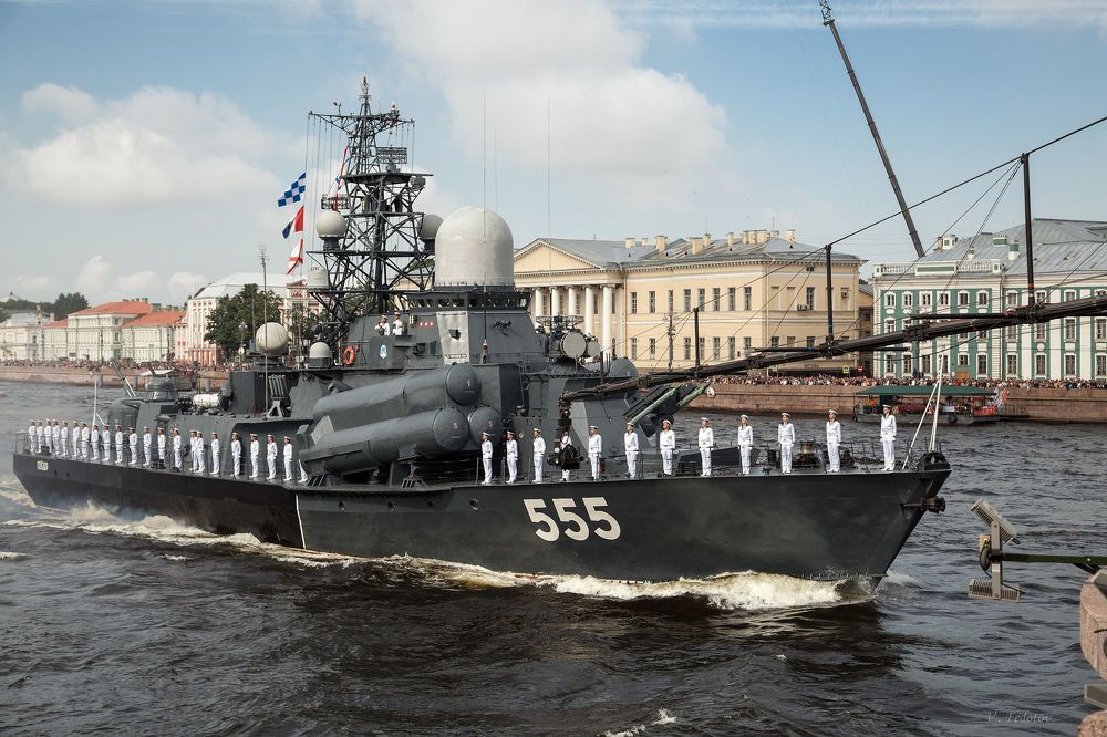 Военно Морской Парад на Неве