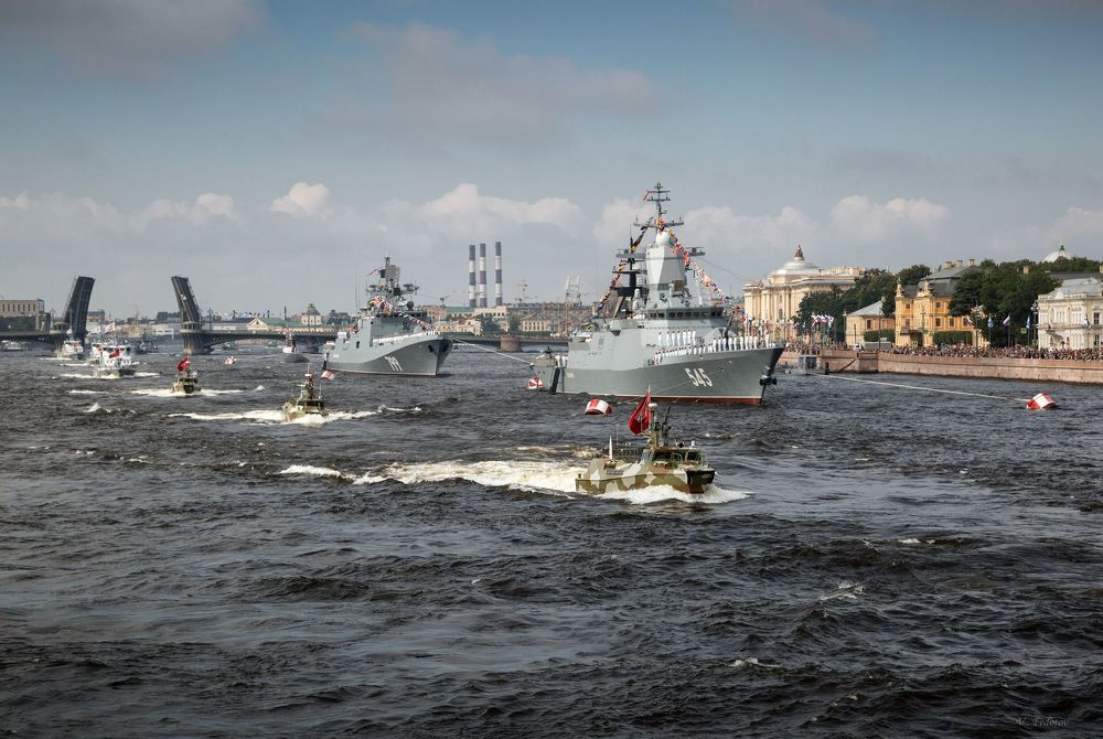Военно Морской Парад на Неве