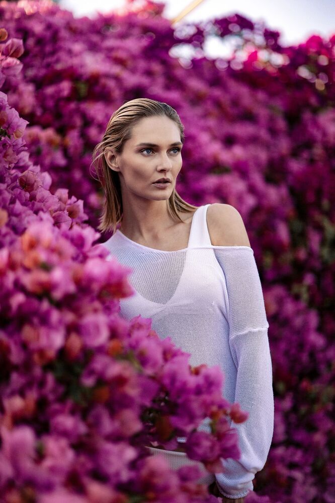 Carrying the smell of fresh Flowers.