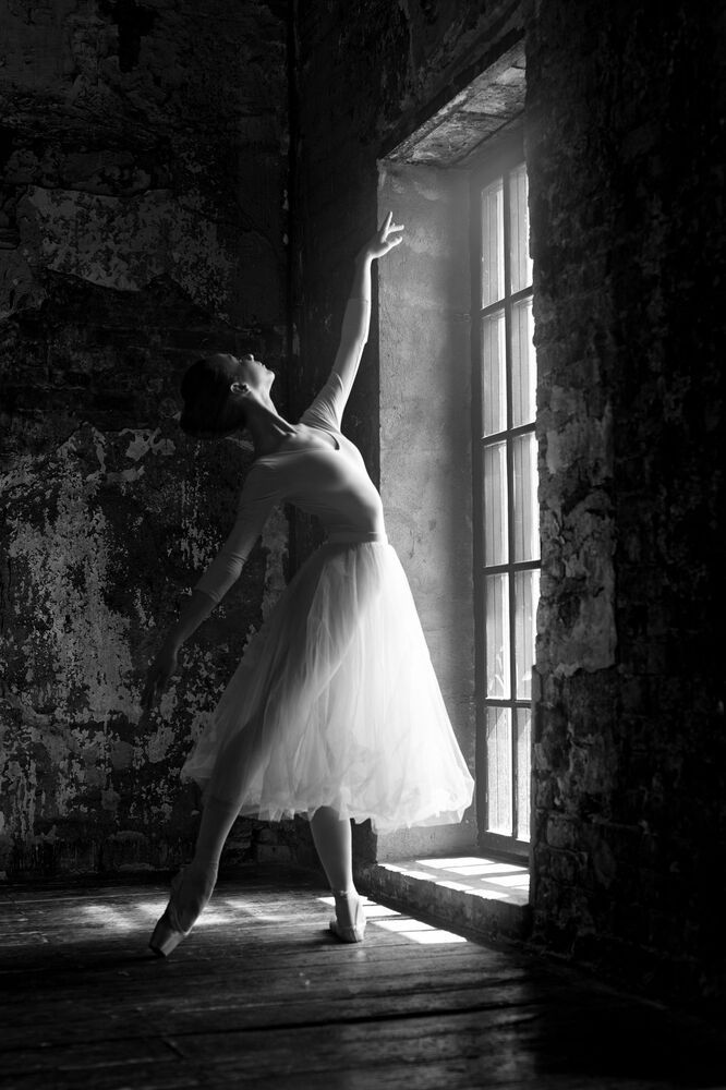 Dancing on tiptoe