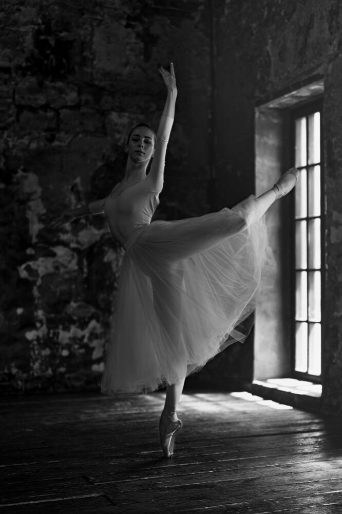 Dancing on tiptoe