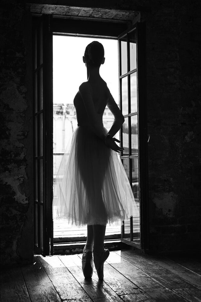 Dancing on tiptoe