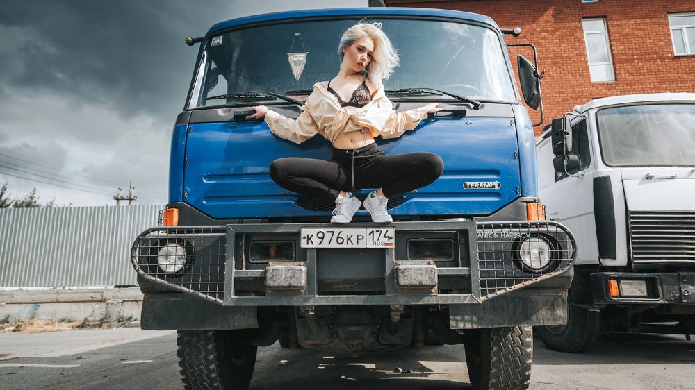Lady Truck