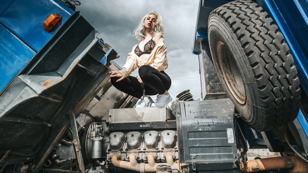 Lady Truck