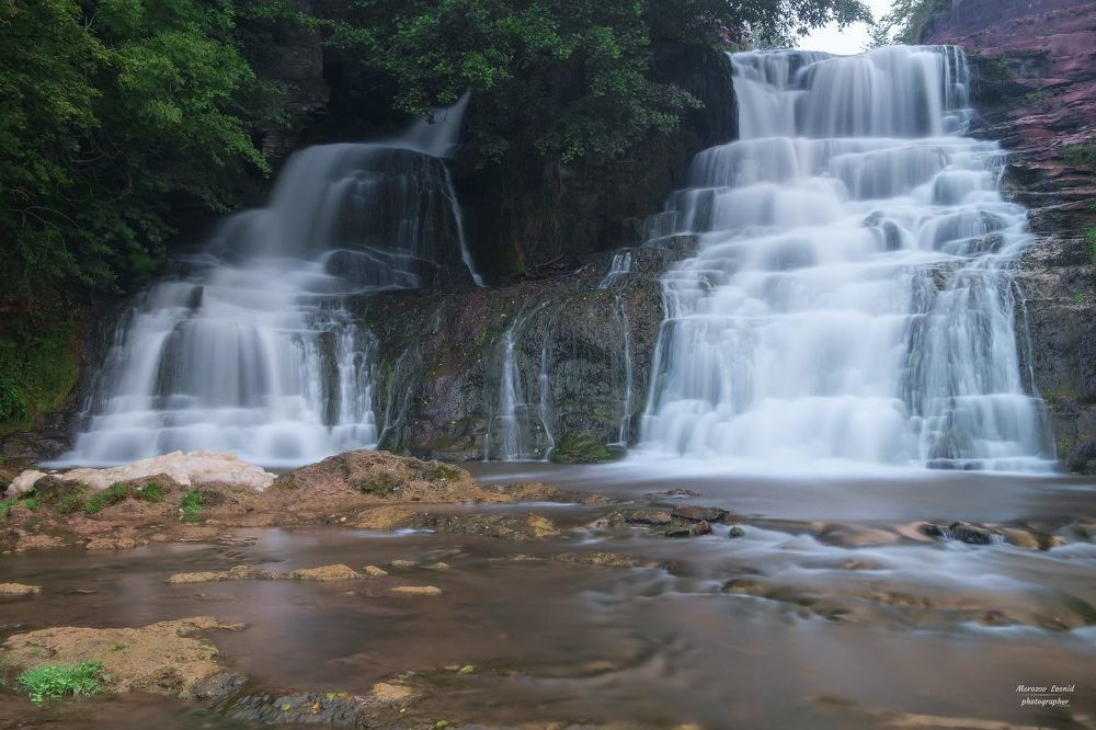 Dzhurinsky (Chervonohrad) waterfall