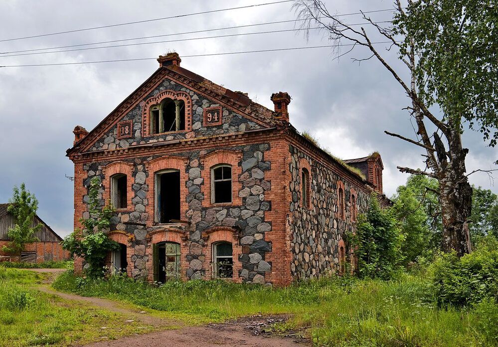 с.Гораи   дом у дороги 2010г.