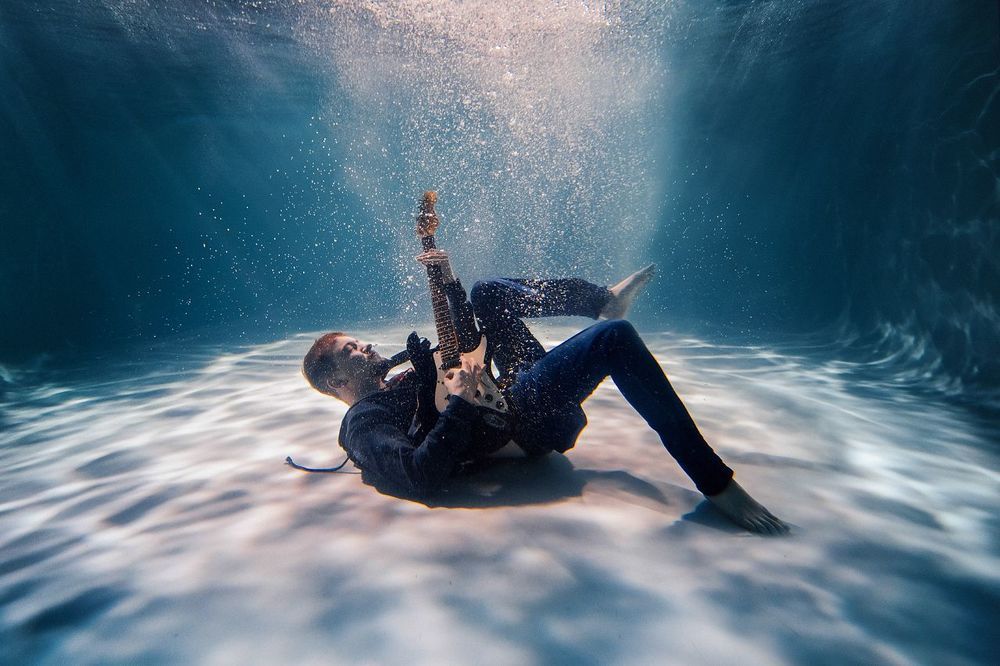 Рок под водой