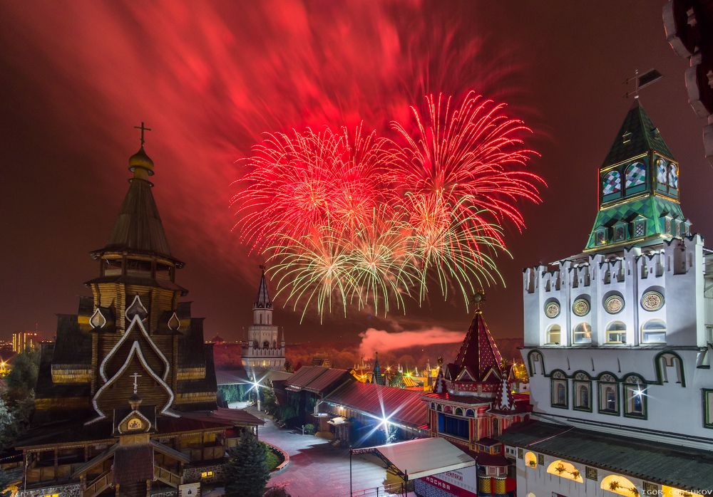 Фейерверк над Измайловским кремлём