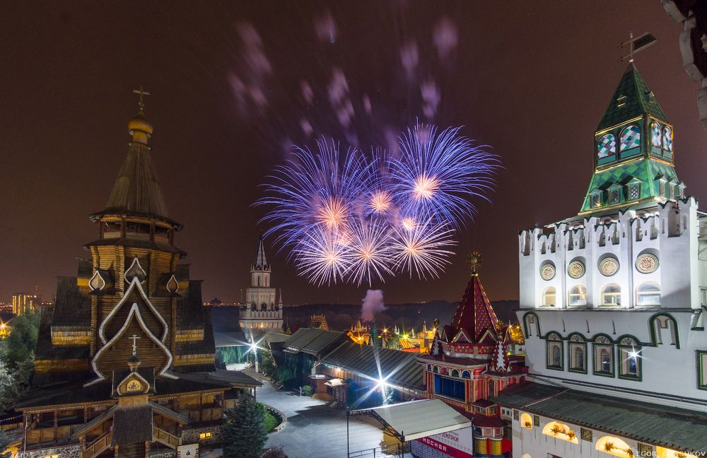 Фейерверк над Измайловским кремлём