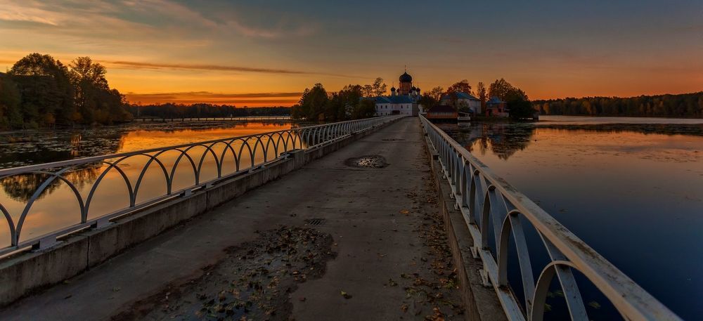Введенский монастырь утро