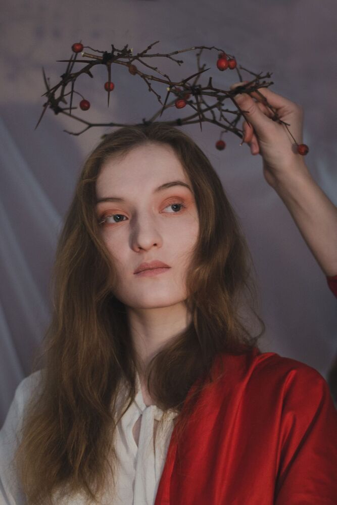 thorny crown of autumn