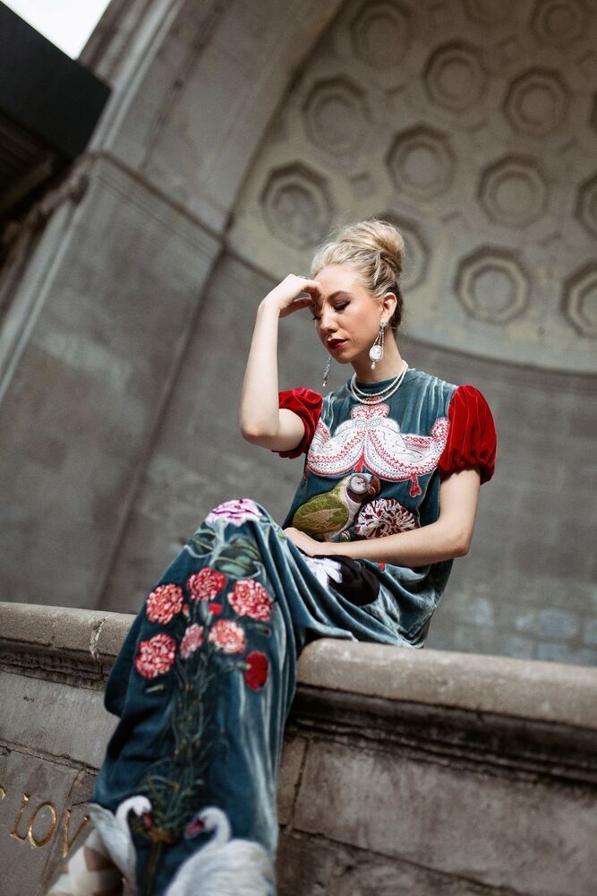 Quite ambitious photo project with combination of talent, professionalism, style and aesthetics.