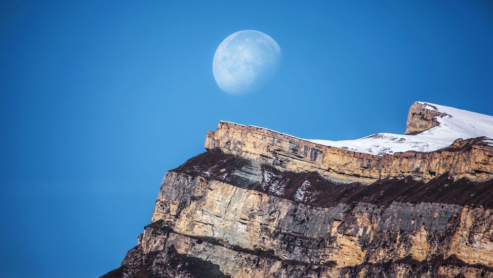 Луна..