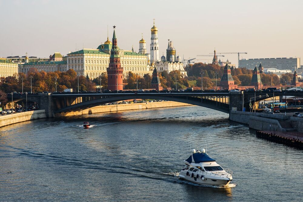 Москва просыпается