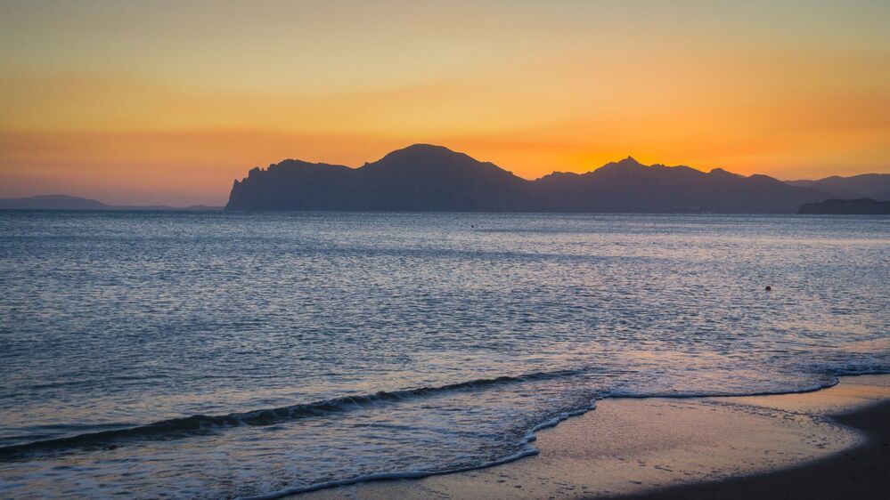 Осень в Крыму (серия)