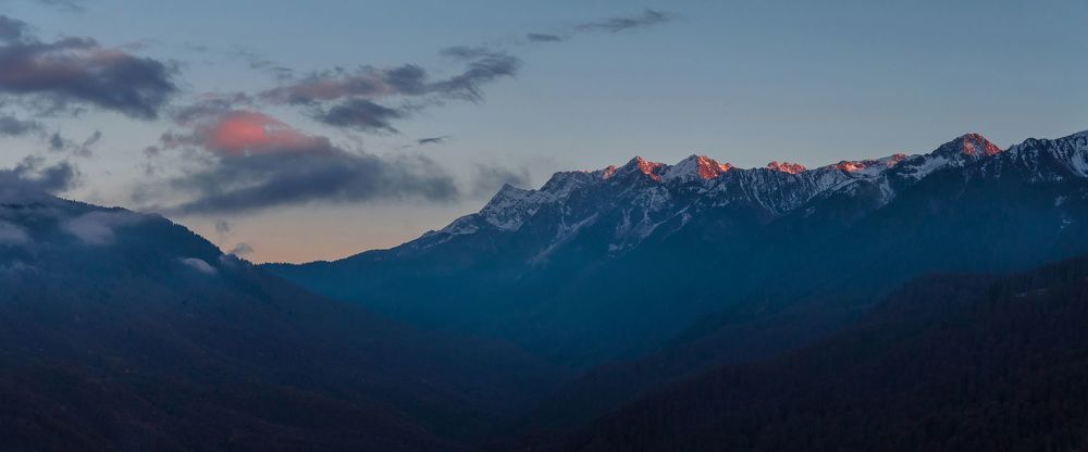 Осеннее путешествие к величественным вершинам.