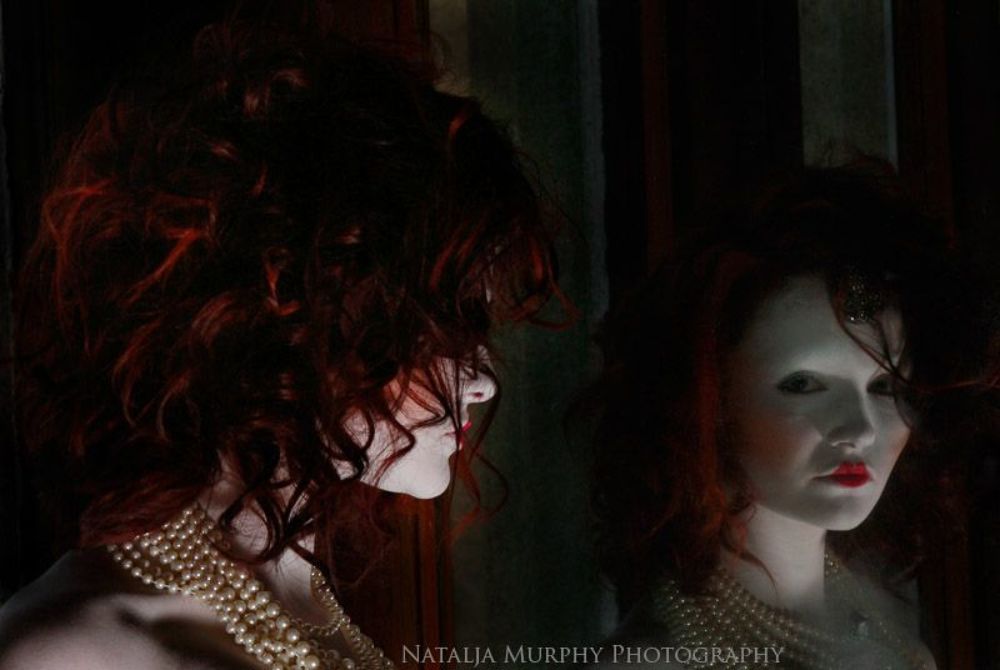 "Elizabeth in the mirror"