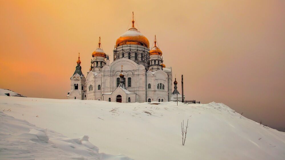 Белогорский монастырь и его окрестности