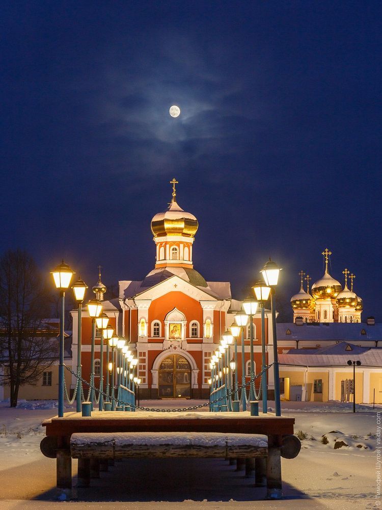 Лунная ночь в обители