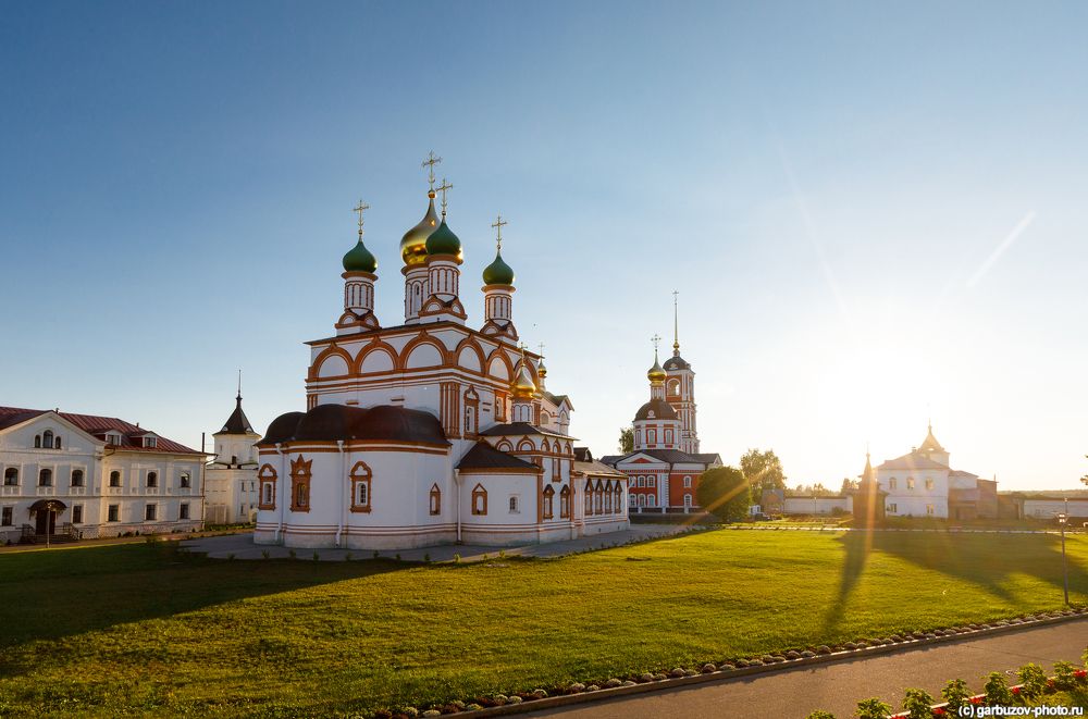 Ростов Великий. Троице-Сергиев Варницкий монастырь.