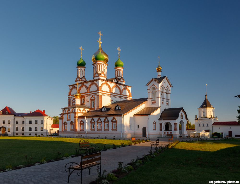 Ростов Великий. Троице-Сергиев Варницкий монастырь.