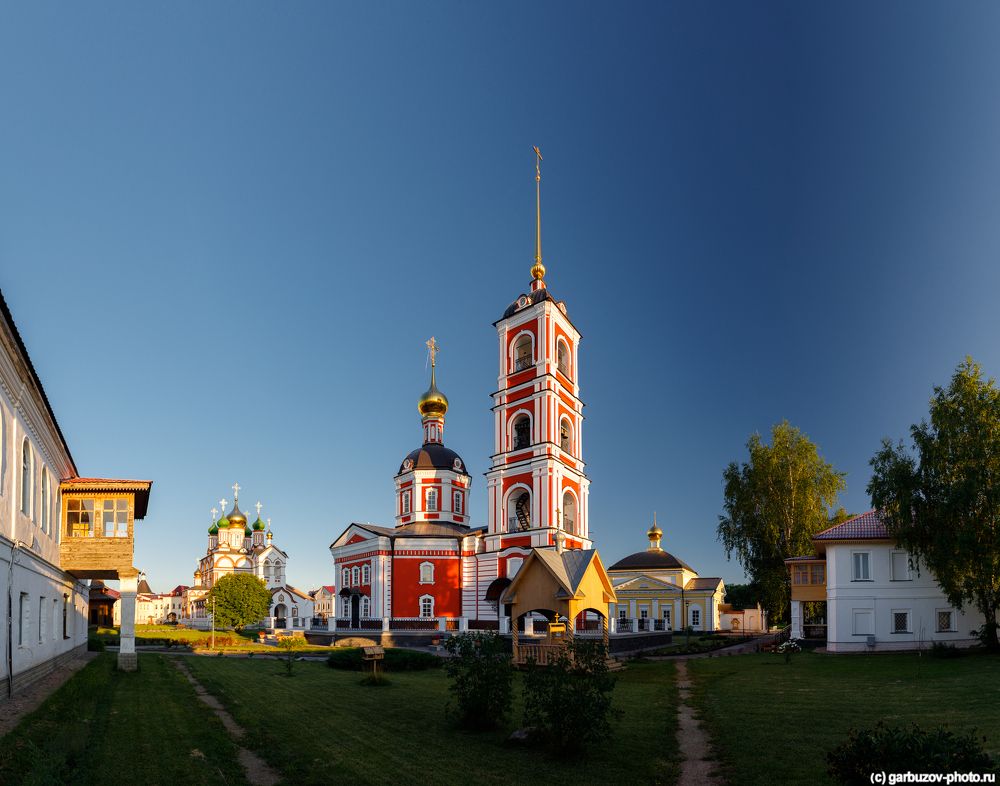 Ростов Великий. Троице-Сергиев Варницкий монастырь.