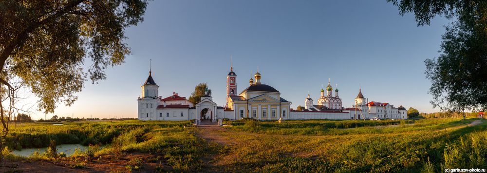 Ростов Великий. Троице-Сергиев Варницкий монастырь.