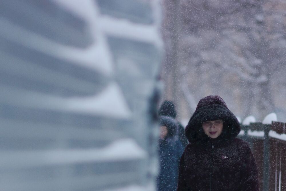 Немного снега