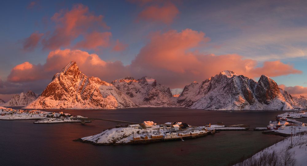 Sakris&oslash;y