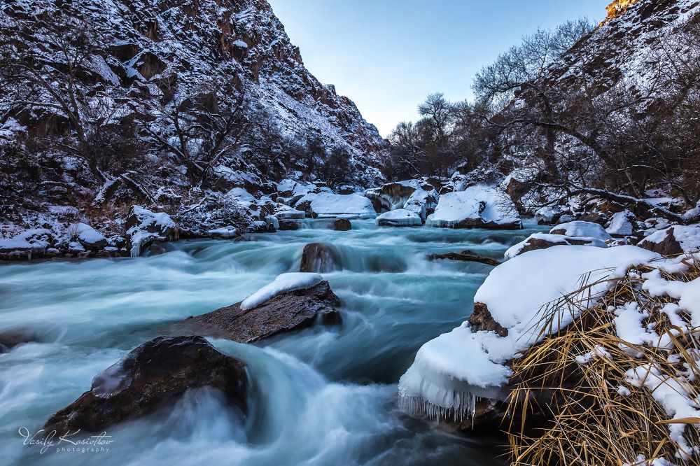 Торайгырская резьба водой