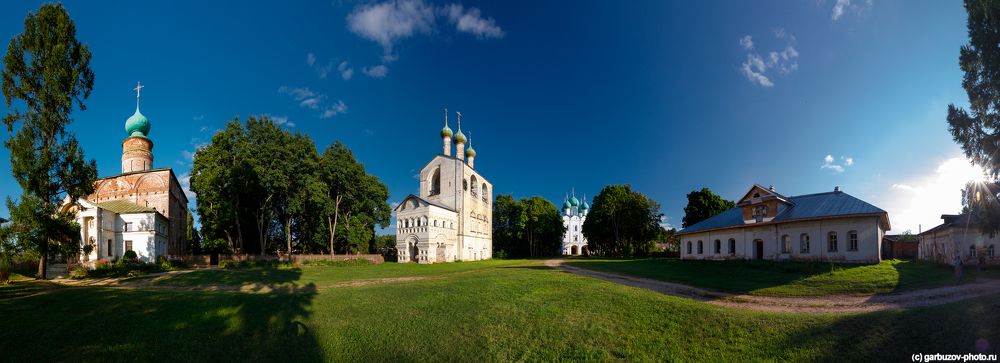 И монастырь и крепость