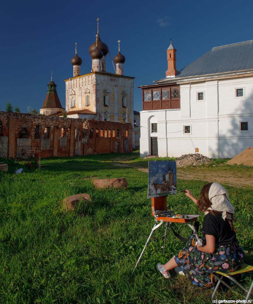 И монастырь и крепость