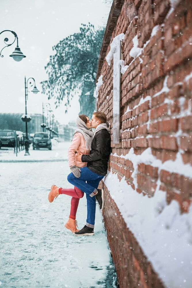 True love and a winter kiss!