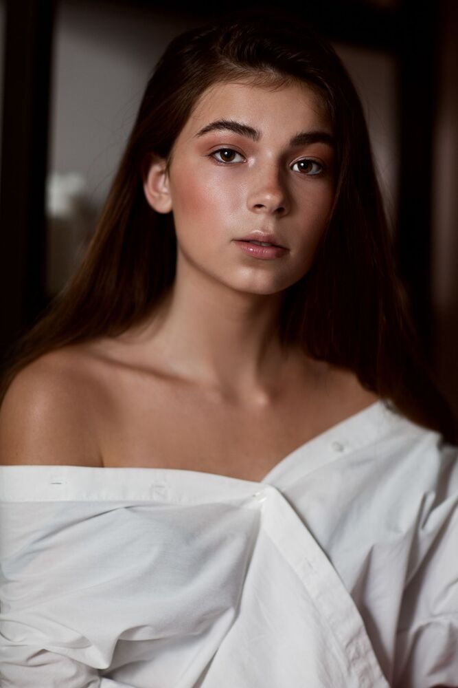 Portrait of a young girl.