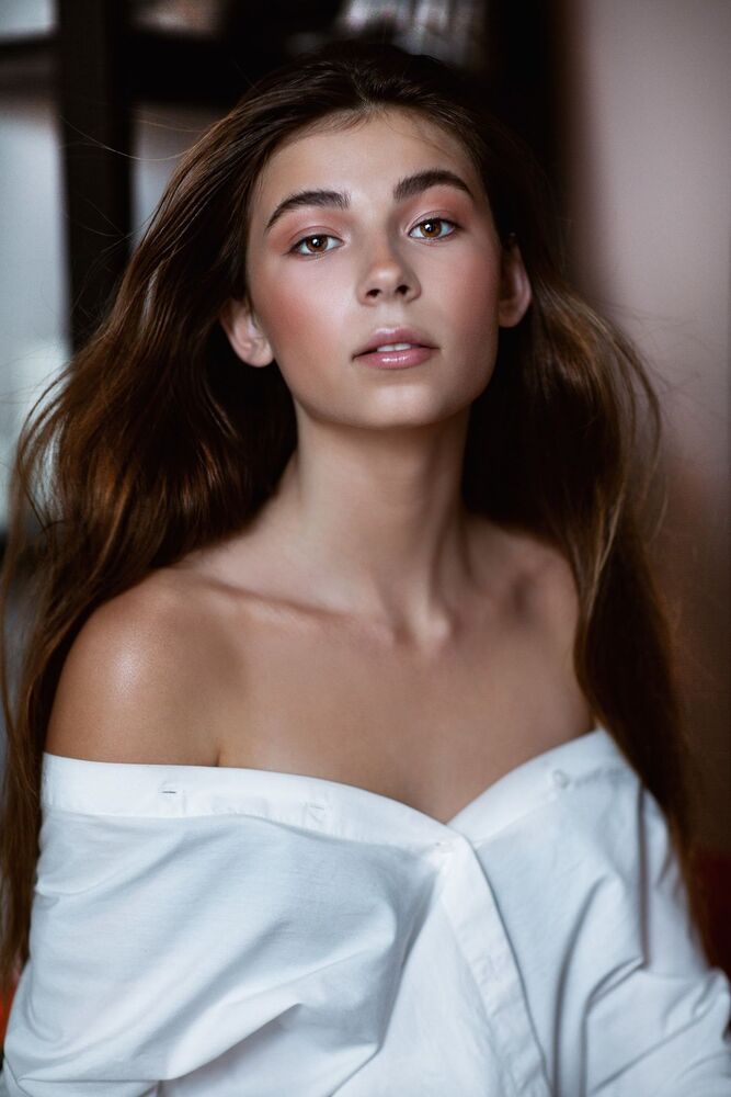 Portrait of a young girl.