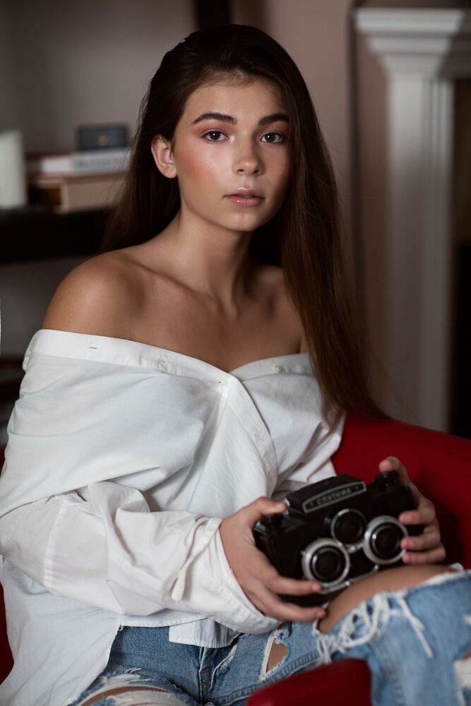 Portrait of a young girl.