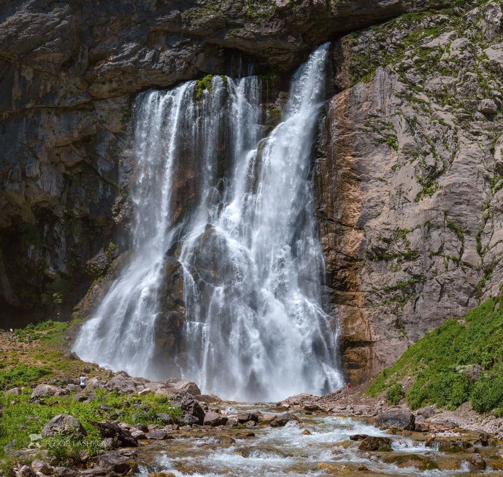 Ге́гский водопад.