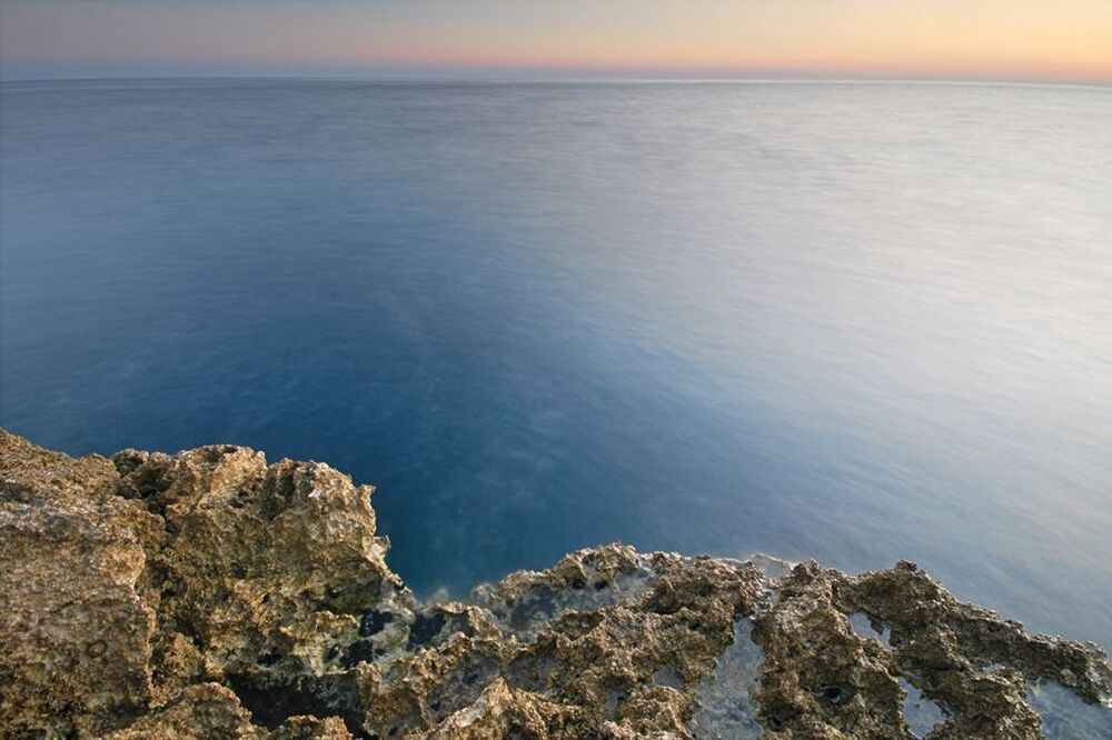 Про вечерние камни и море