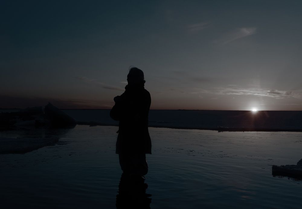 Depression Самое страшное для человека, она ломает стимул и желание. В ней утонуть может абсолютно все, даже вся твоя жизнь. Спасибо Ивану Петкову в реализации этого проекта.