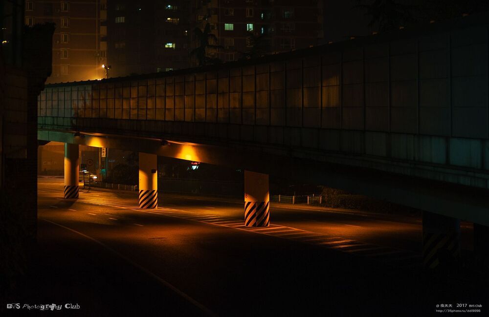 夜街静与动