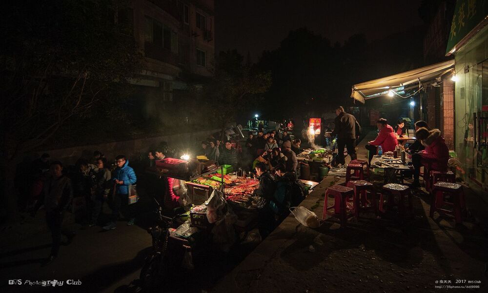 夜街静与动