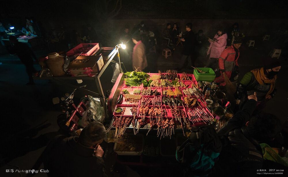 夜街静与动