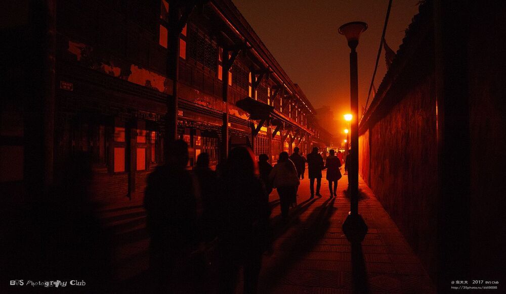 夜街静与动