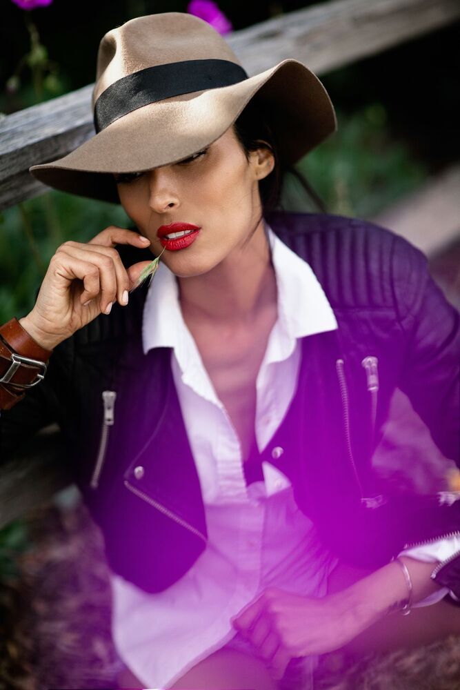 Gloria Mamurov. Los Angeles actress.