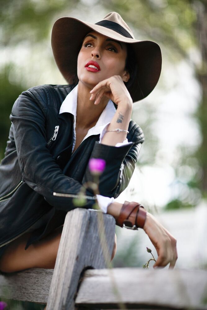 Gloria Mamurov. Los Angeles actress.