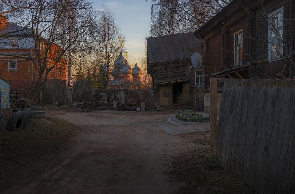Апрель